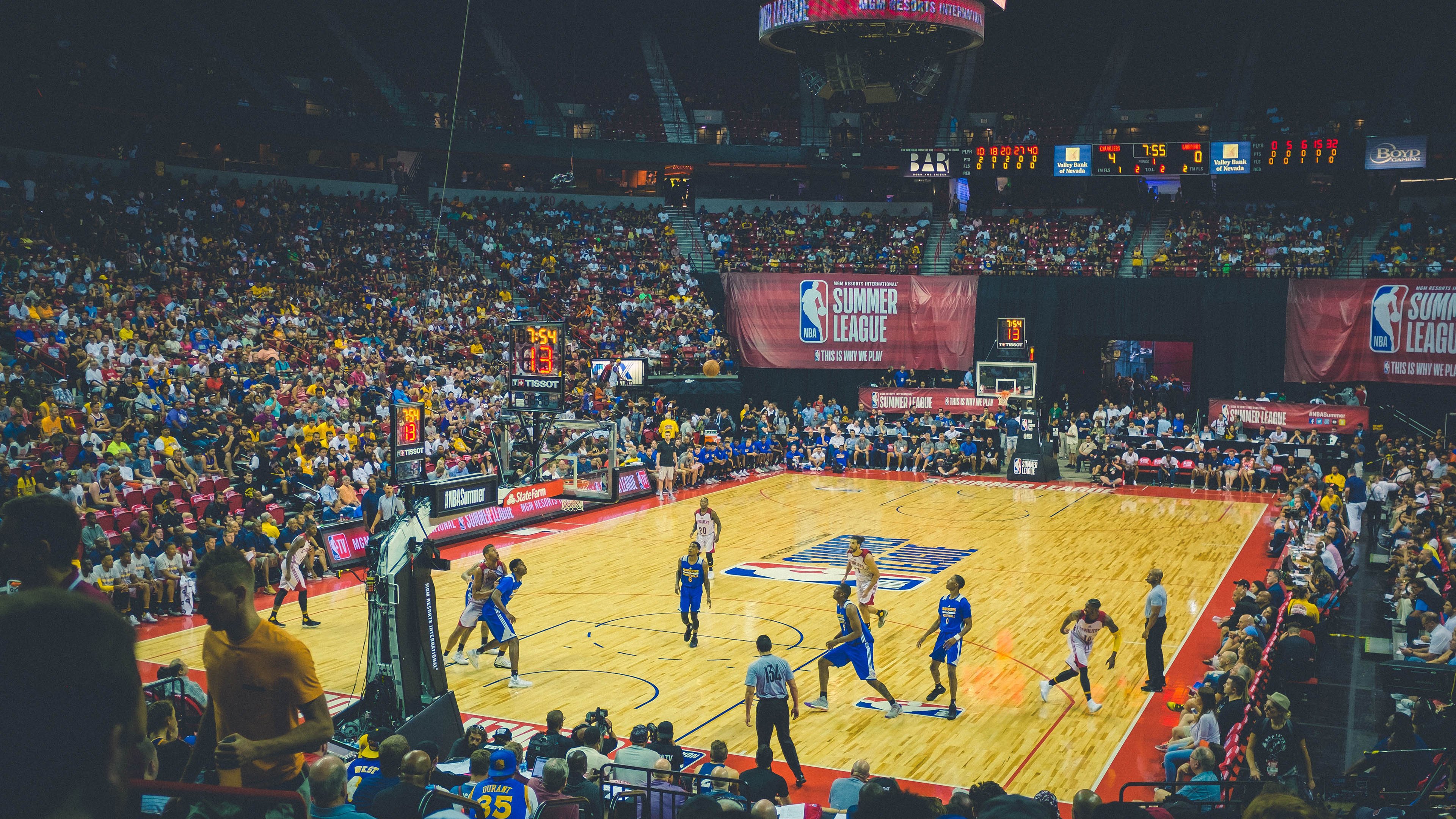 暗夜磐石,贝恩在季后赛的稳定之光